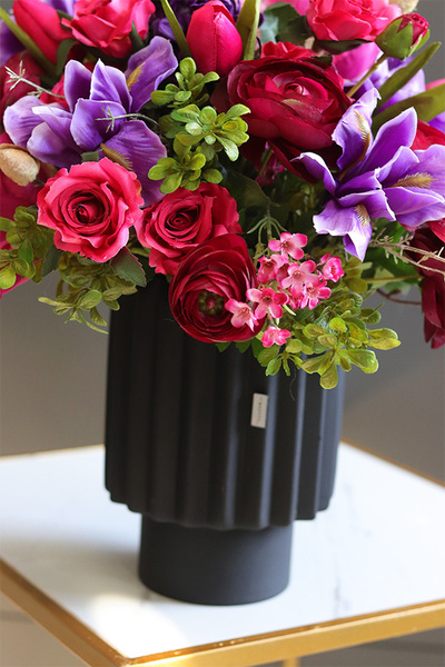 Roksana Morlano, kompozycja kwiatowa w naczyniu