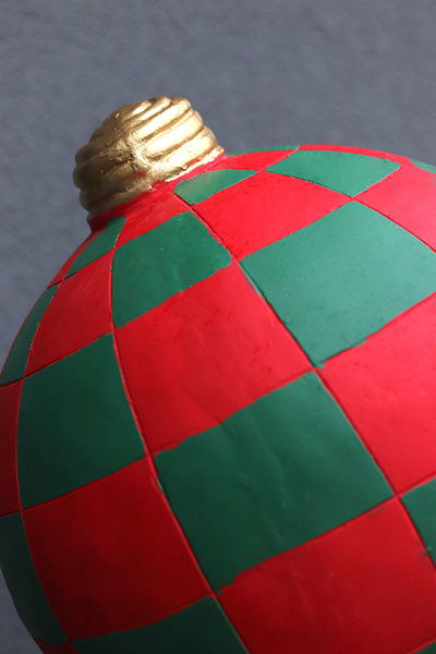 Xmas Ball, figurka bombka ceramiczna	