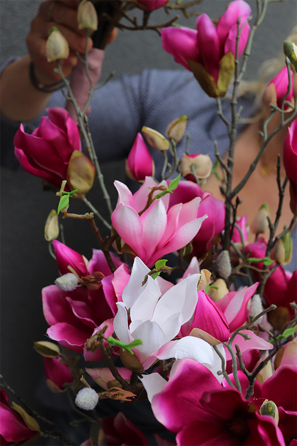 bukiet różowych kwiatów, Magnolie Moko M, dł.83cm 