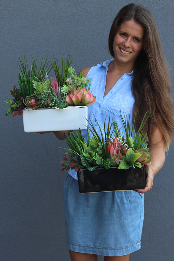 Bianco Chianti, kompozycja z sukulentami w donicy glamour