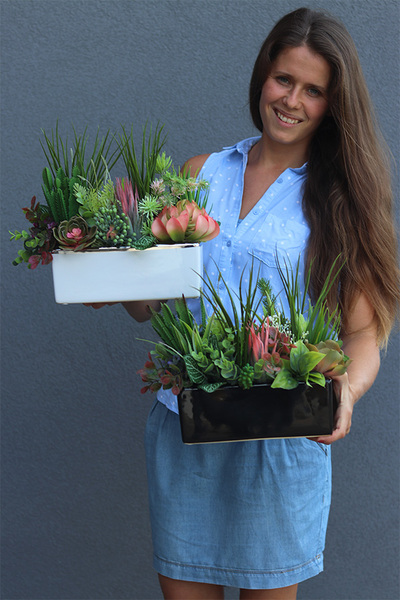 Bianco Chianti, kompozycja z sukulentami w donicy glamour