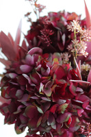 Hortense Burgundi, bukiet nagrobny we wkładzie