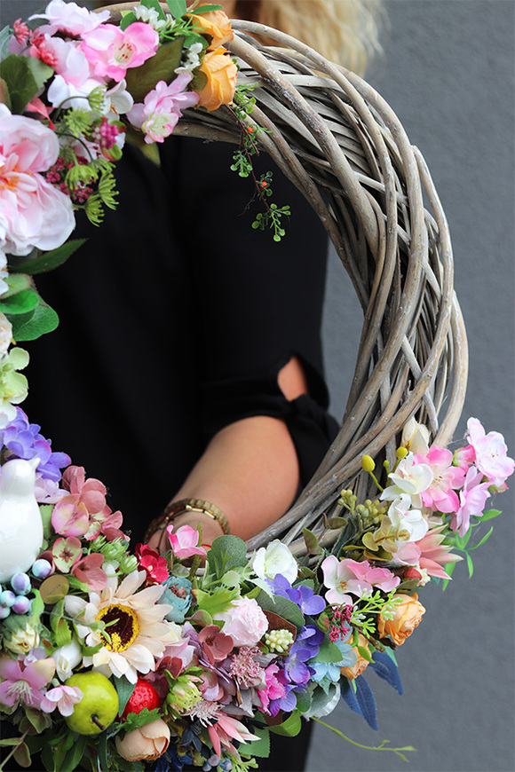 Klerta, asymetryczny wianek z ptaszkiem