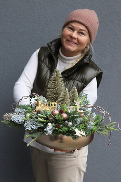 Gold Cecile, świąteczny stroik w szklanej misie LED, wys.34cm  