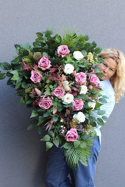 Barnea, różowo-biała wiązanka nagrobna, dł.82cm