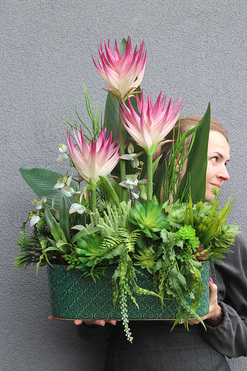 Corolla, sztuczna egzotyczna kompozycja, wys.70cm