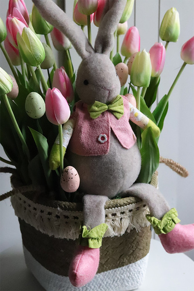 Tulipanowy Król, wiosenny stroik z zajączkiem