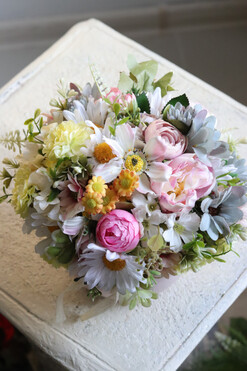 Majówka, kompozycja kwiatowa w naczyniu, wym.22x24cm 