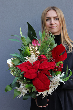 Idą Święta, świąteczny bukiet nagrobny we wkładzie, wys.55cm 