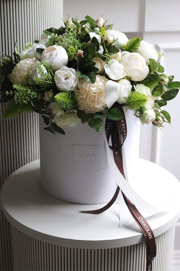 True Love, flowerbox welurowy z piwoniami