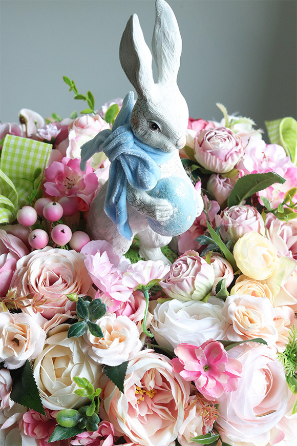 Rabbit Star Velveti, wielkanocny stroik na talerzu