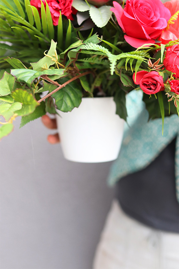 Monte Cassino, czerwona kompozycja nagrobna w osłonce