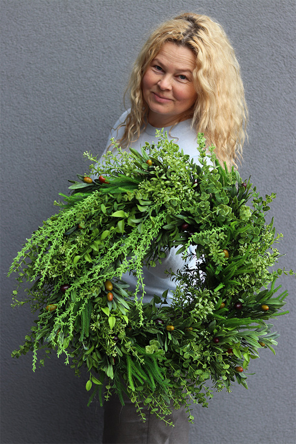 Oliwia, zielony wianek na drzwi