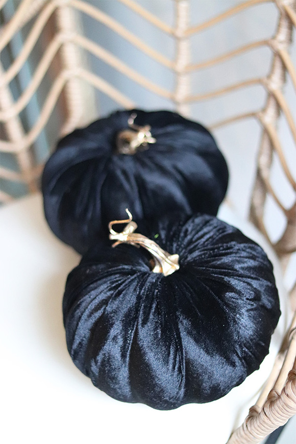 dynia Velurre, jesienna dekoracja, kolor czarny, 1 szt., wym.13x19cm