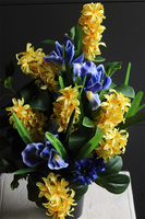 Leodiana Blue, wiosenny bukiet nagrobny we wkładzie