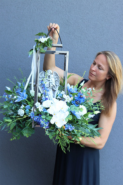 Angelo Garden Blue Big, kompozycja nagrobna ze srebrnym lampionem, wys.63cm