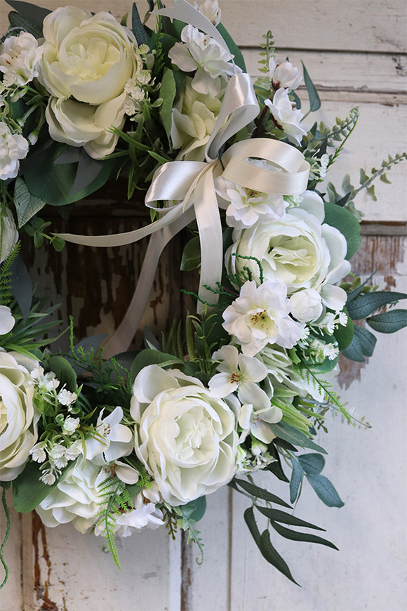 Komunijna Radość, biały wianek z różami, śr.30cm 