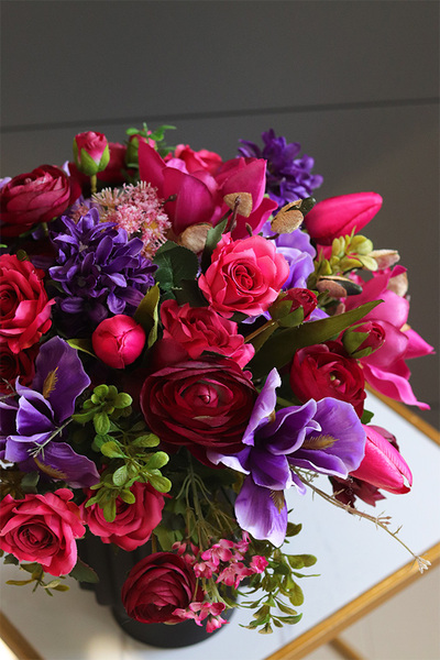 Roksana Morlano, kompozycja kwiatowa w naczyniu