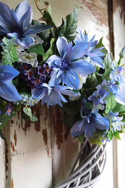 asymetryczny niebieski wianek na drzwi, Nieboskłon, śr.49cm  