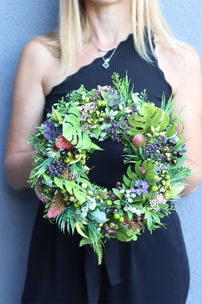 Green Trenne, oryginalny wianek na drzwi z liśćmi monstery, śr.28cm