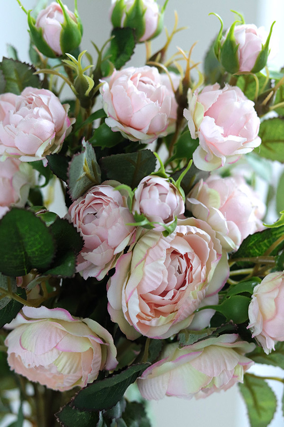 Rosalie, gałązka sztucznej róży, brzoskwiniowa