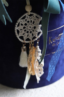 Blue House, welurowy flowerbox z kwiatami