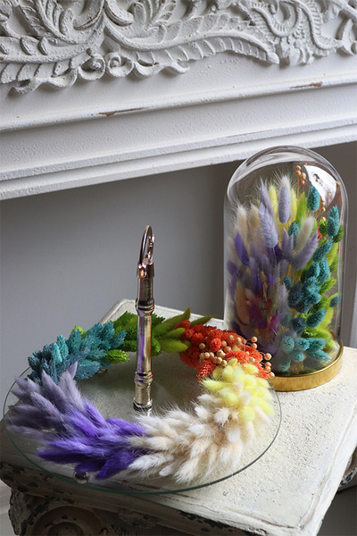 Tęczowy Susz Boho, stroik wielkanocny na paterze