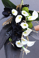 Angie Black, bukiet nagrobny z kallami premium, dł.75cm