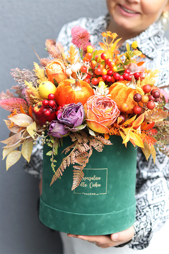 Nerite Polenia, welurowy flowerbox jesienny z dyniami