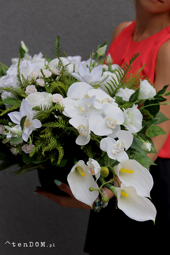 Biellana kompozycja nagrobna w misie