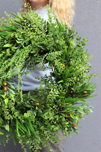 Oliwia, zielony wianek na drzwi