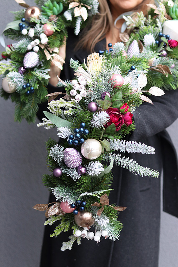 Dekorista, świąteczna girlanda na kominek