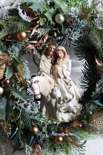 Święta Rodzina, świąteczny wianek na drzwi