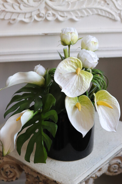 Anturium Jungle, kompozycja kwiatowa w naczyniu