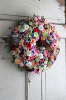 Perrasani, bogaty kwiatowy wianek, śr.38cm 