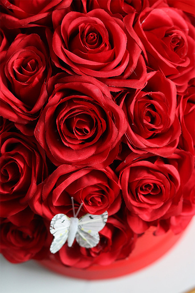 Love Flowers, czerwony flowerbox na walentynki