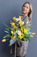 Spring Moment, bukiet nagrobny z wiosennymi kwiatami