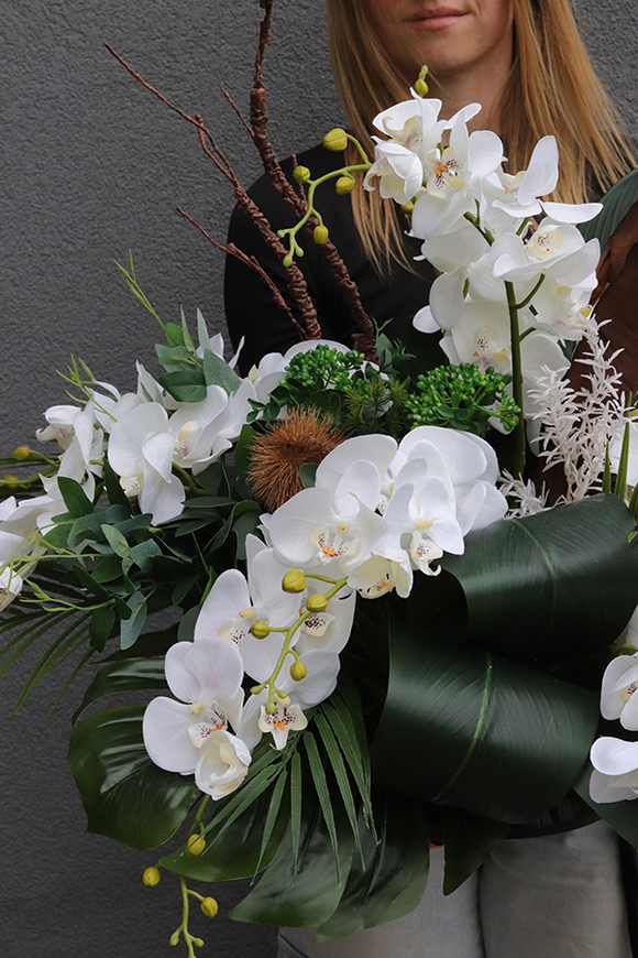 White Orchidera New, kompozycja nagrobna w misie