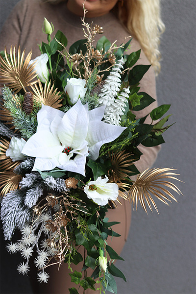 White&Gold, świąteczny bukiet nagrobny we wkładzie