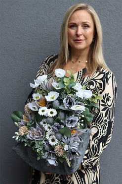 Volcan Szarotka, kompozycja nagrobna w misie, wys.50cm 