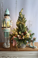 Pink Lady, realistyczna choinka świąteczna z przybraniem LED