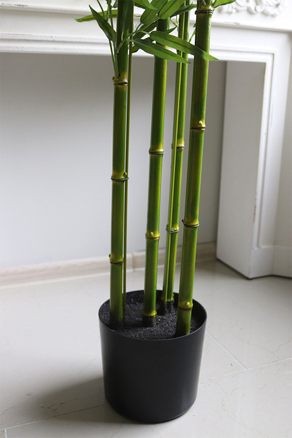 Bambus, sztuczna roślina w osłonce z tworzywa