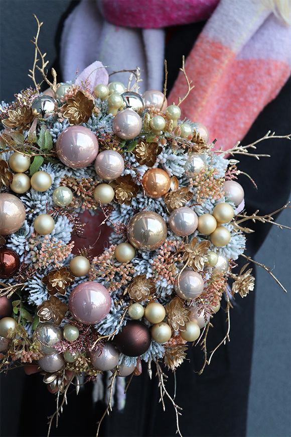 Creamy Pink, pastelowy bożonarodzeniowy wianek, śr.28cm