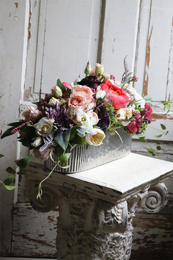 Hegrano Silver, kompozycja kwiatowa w naczyniu, wym.24x47cm 