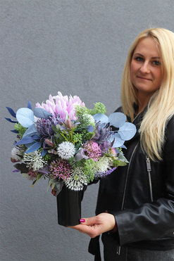 Ivette, elegancki bukiet nagrobny z chryzantemą, wys.36cm 