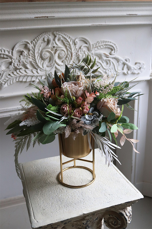 Sand Flowers, dekoracja kwiatowa w naczyniu