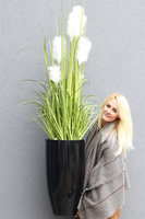 Jessica Grande Fiberglass Black, sztuczna trawa w czarnej donicy