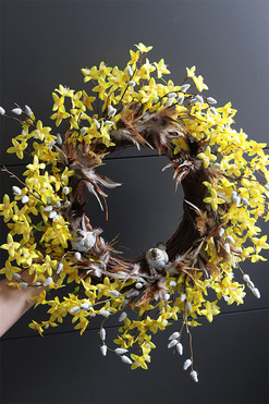 Wiosenne Forsycje, wiosenny wianek kwiatowy z ptaszkami, śr.56cm