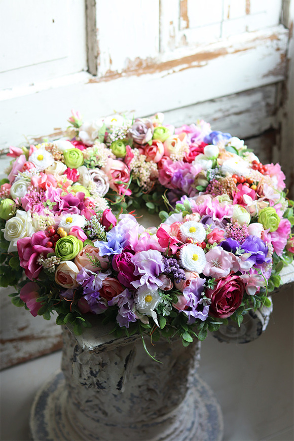 atrakcyjny kwiatowy wianek, Perrasa Nova, wym.37cm 