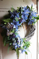 asymetryczny niebieski wianek na drzwi, Nieboskłon, śr.49cm  